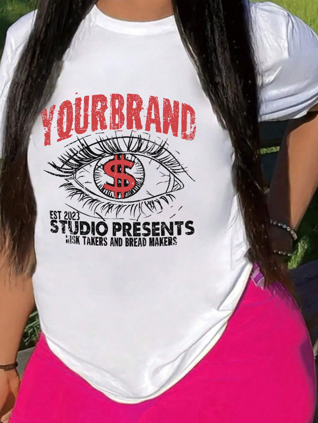 Damen T-Shirt mit kreativem Grafikdruck und luxuriösen Paillettenakzenten R&B