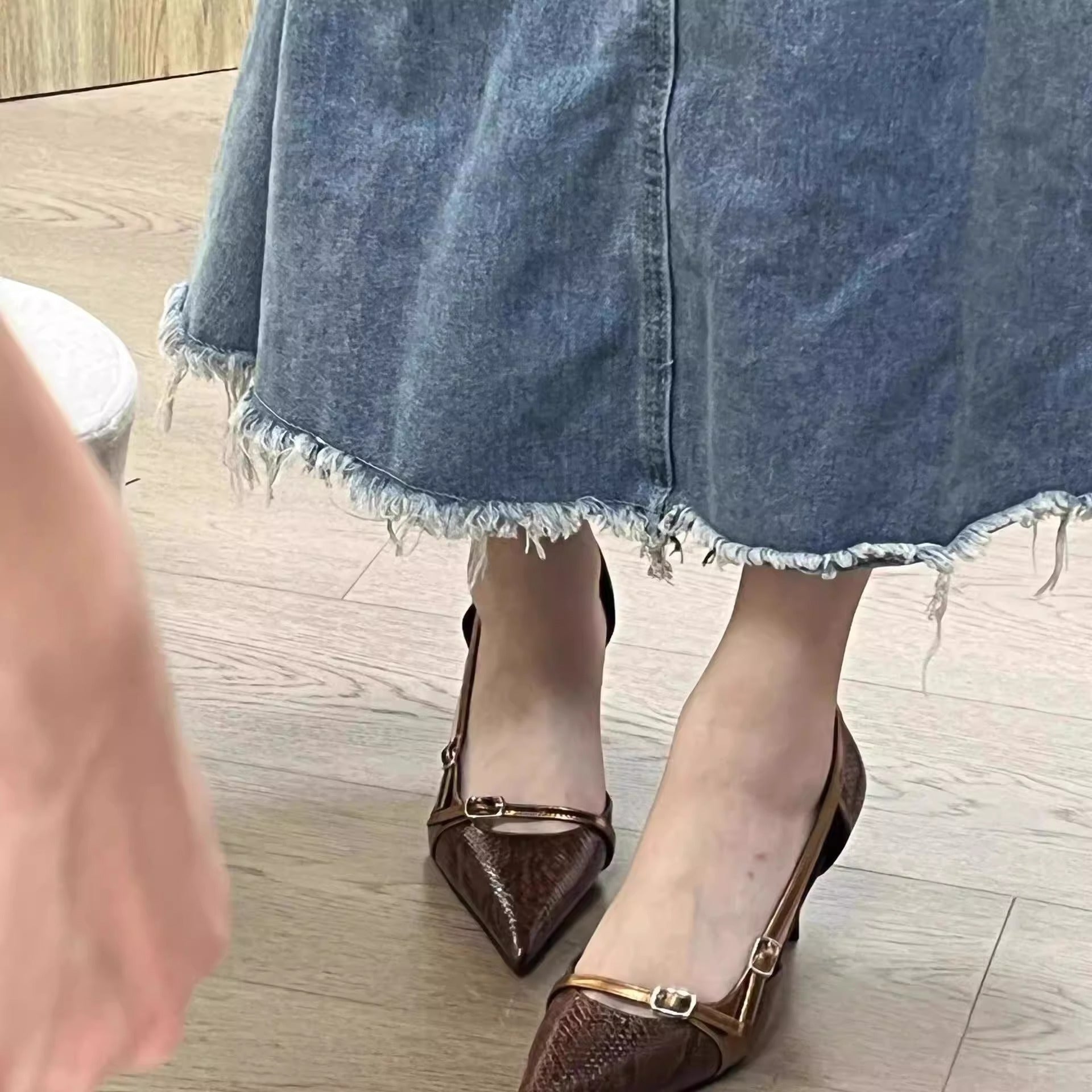 Damen schicke Stiletto-Pumps mit dezentem Riemendesign R&B
