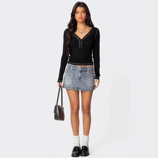 Damen Langarmshirt mit V-Ausschnitt und dekorativen Knöpfen R&B