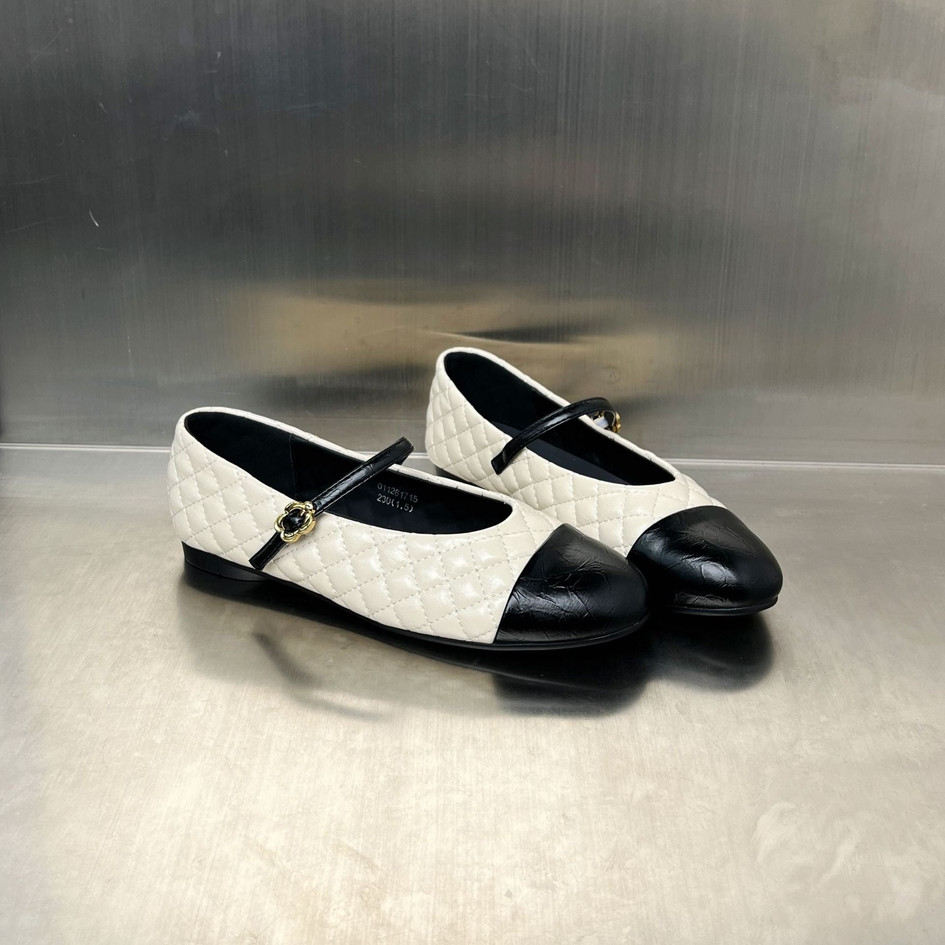 Damen Ballerinas mit eleganter Steppung und dekorativem Riemen R&B