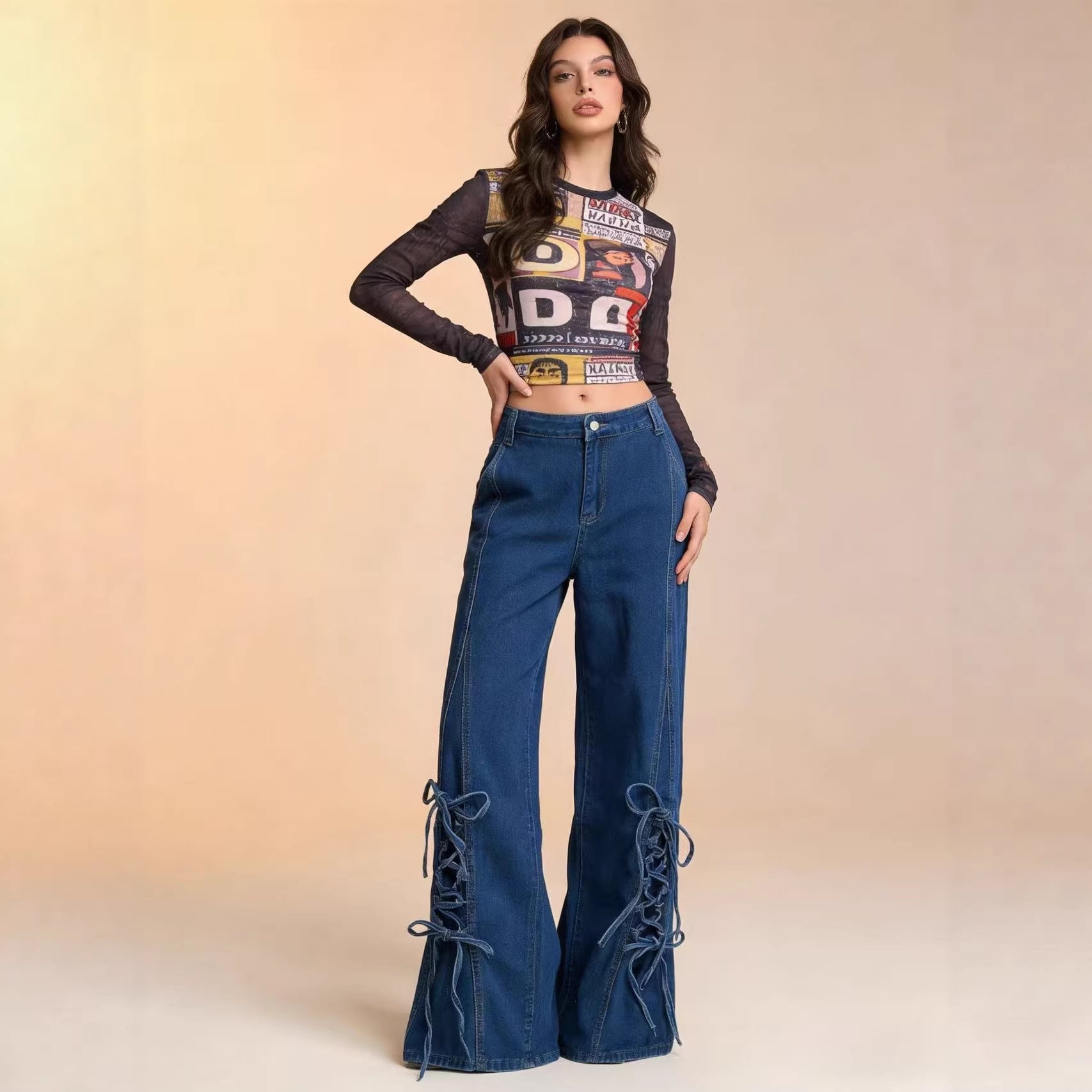Damen Schlagjeans mit trendigem Schnürdetail und weitem Bein