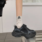 Damen Sportliche Trail Sneakers mit atmungsaktivem Mesh-Obermaterial und robustem Sohlenprofil R&B