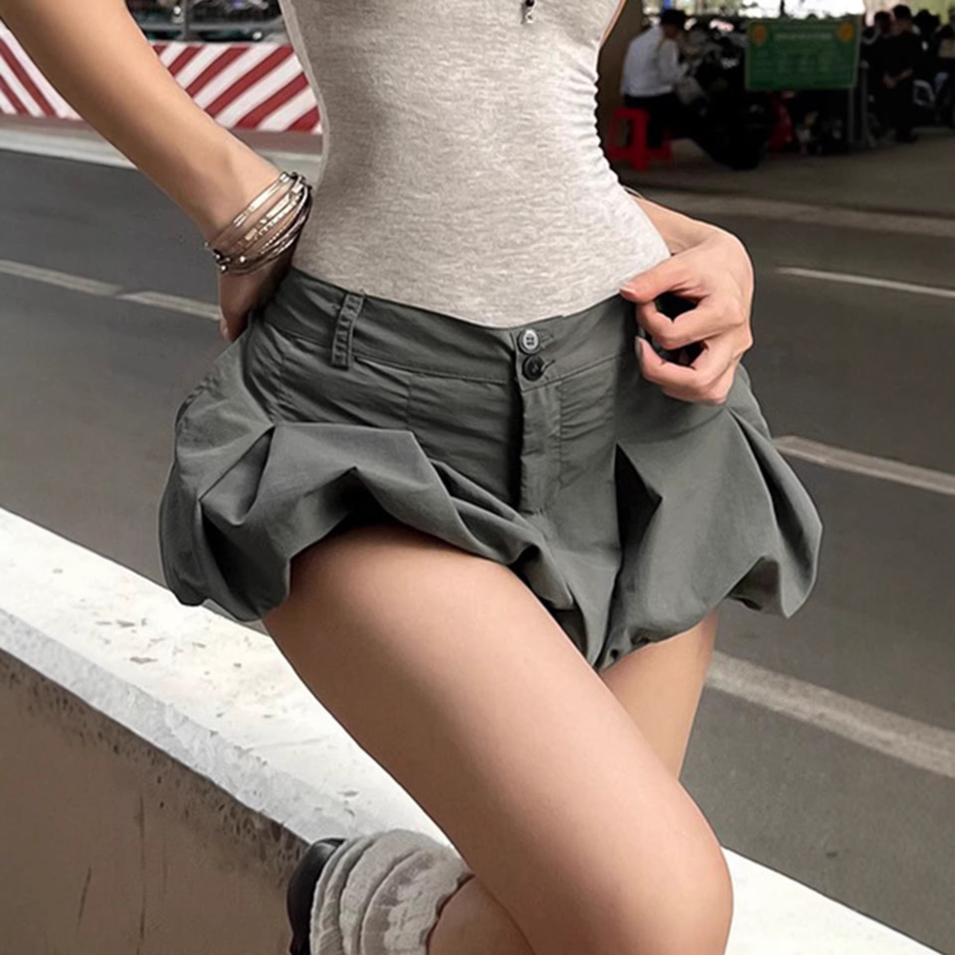 Damen Modische Falten-Shorts mit temperamentvollem Schnitt R&B