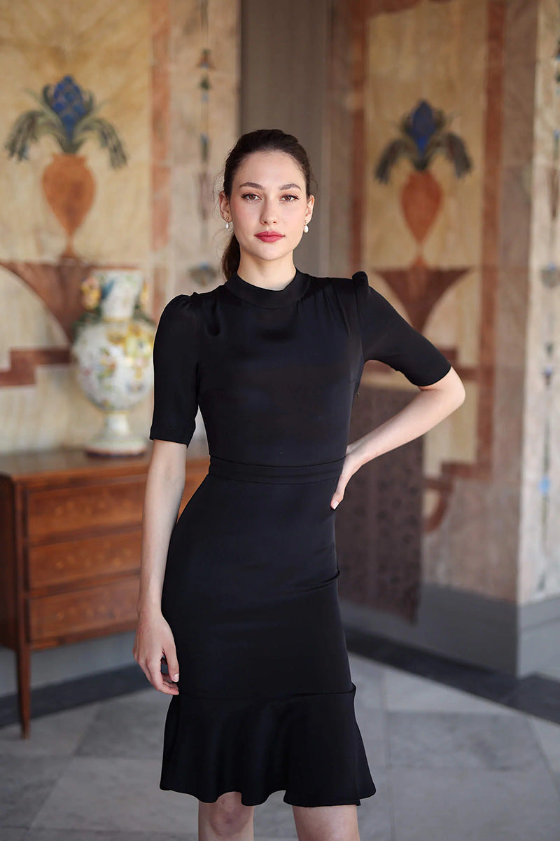 Damen Elegantes Wickelkleid mit tailliertem Schnitt und schwingendem Saum R&B