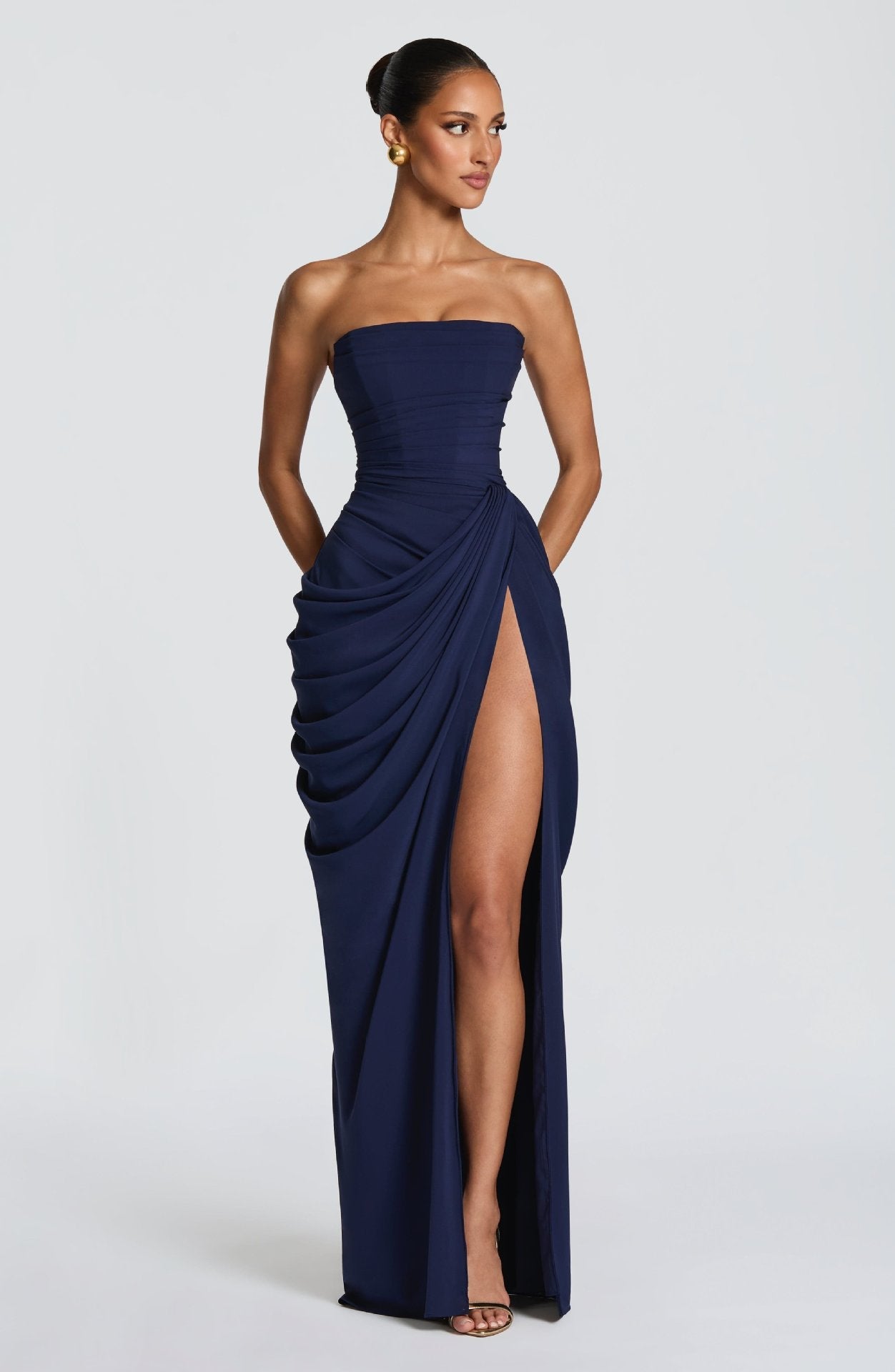 Damen Elegantes Abendkleid mit Off-Shoulder-Design und Fließendem Cape R&B