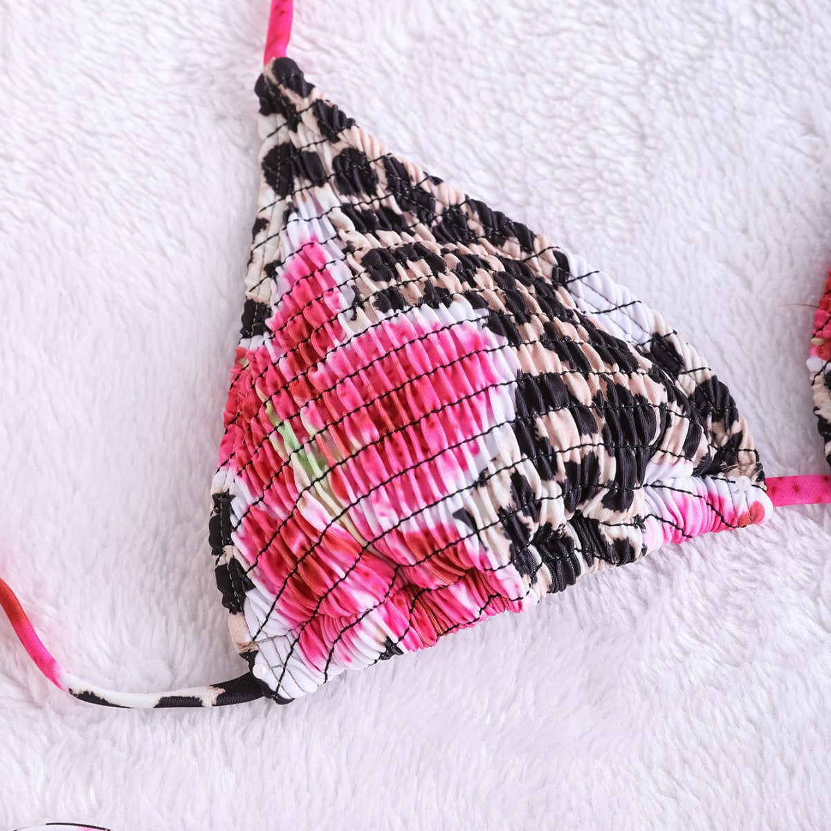 Damen Triangel-Bikini mit verspieltem Rüschendesign R&B