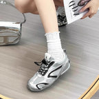 Damen Sportliche Sneakers mit innovativem Schnürsystem und atmungsaktiver Sohle R&B