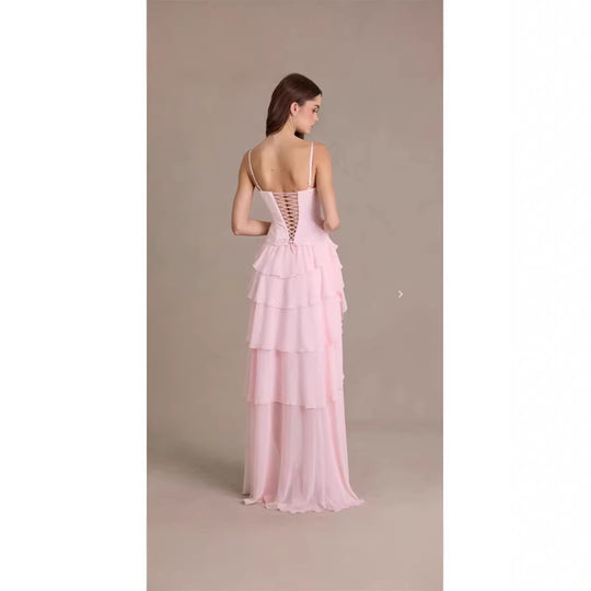 Damen verspieltes Cocktailkleid mit asymmetrischem Saum und Rüschendetails R&B