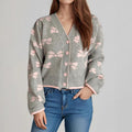 Damen Strickjacke mit verspieltem Schmetterlingsmotiv und dekorativen Knöpfen R&B
