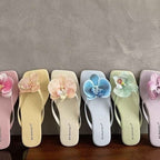 Damen Flip-Flops mit floralem Applikationsdesign EB