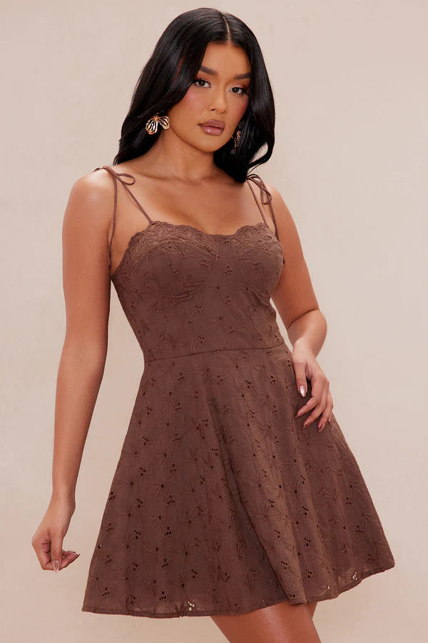 Damen Verspieltes Sommerkleid mit feinen Spitzenakzenten und verstellbaren Spaghetti-Trägern R&B
