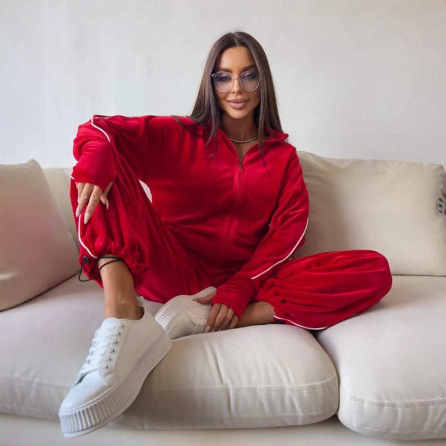 Damen elegantes Velours-Loungewear-Set im sportlichen Design mit kontrastierenden Streifen