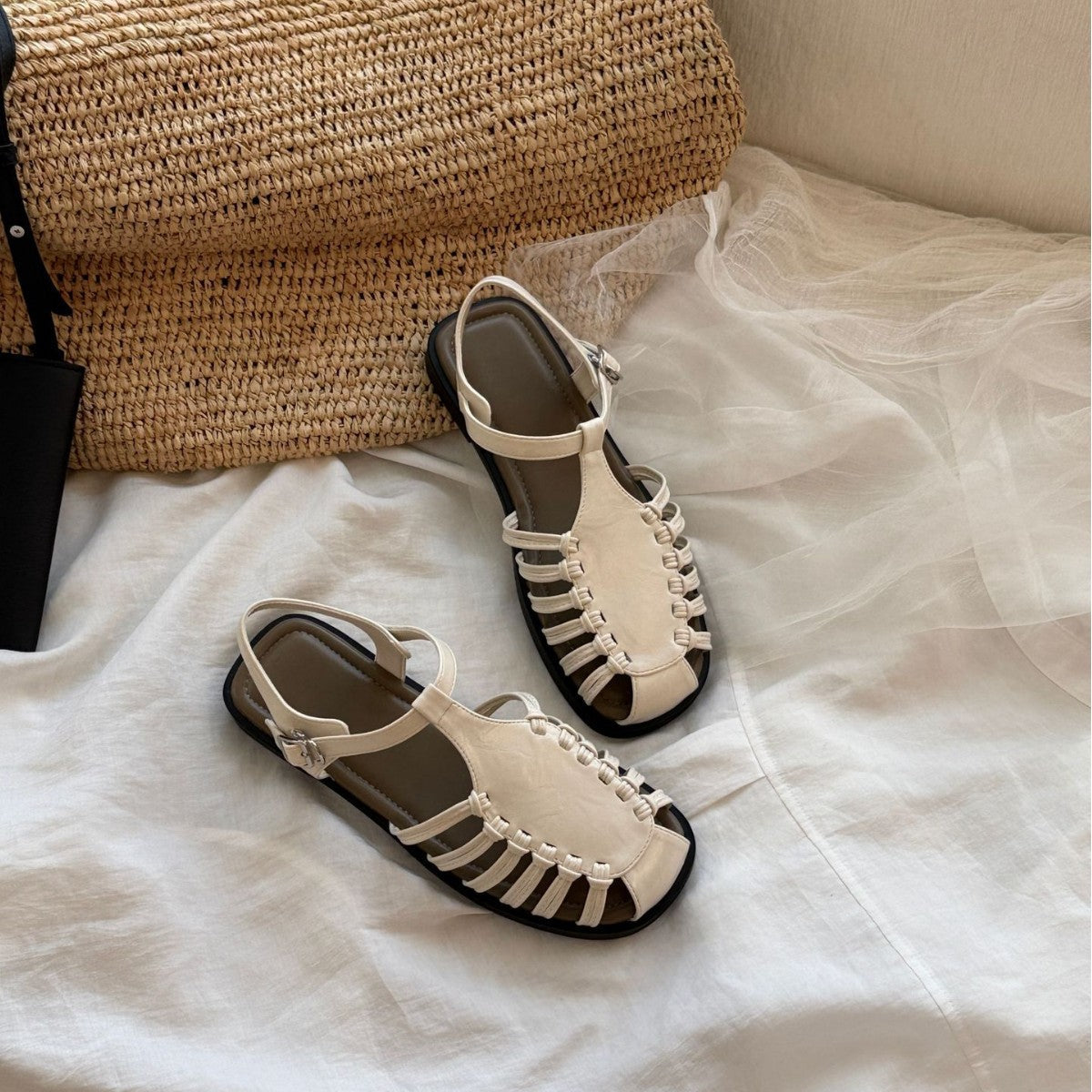 Damen Komfortable Sandalen mit dekorativem Riemendesign und atmungsaktivem Fußbett
