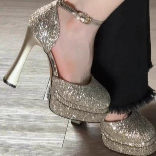 Damen Glitzernde Platin-Pumps mit hohem Absatz und verstellbarem Riemchen R&B