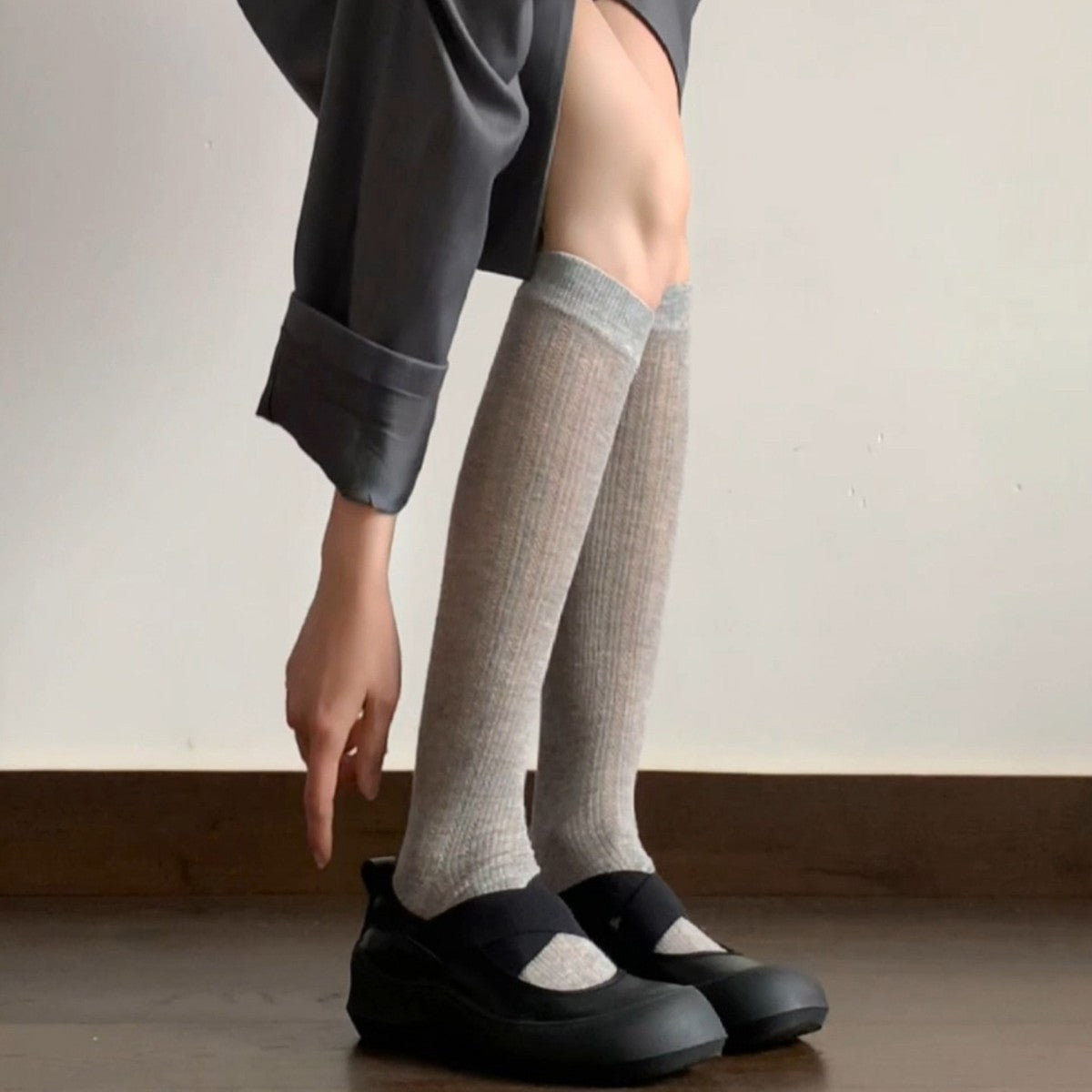 Damen Komfortable Slipper mit elastischem Riemchen R&B