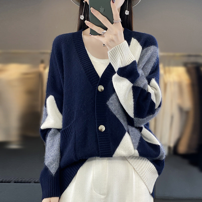 Damen Grobstrickjacke mit modernem Karomuster und praktischen Taschen R&B