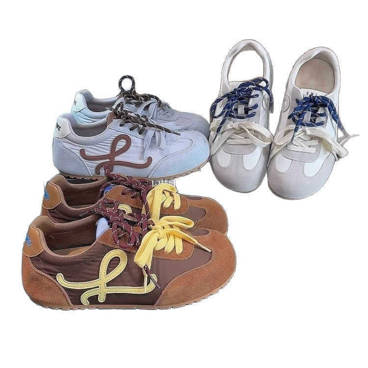 Damen Sportliche und bequeme Sneaker mit auffälligem Schnürsystem