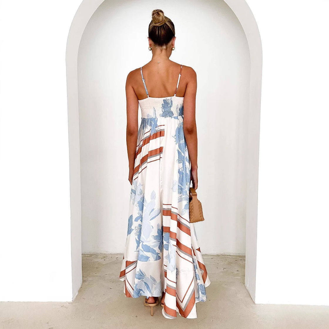 Damen Maxikleid mit elegantem floralem Design und schwingendem Rock R&B