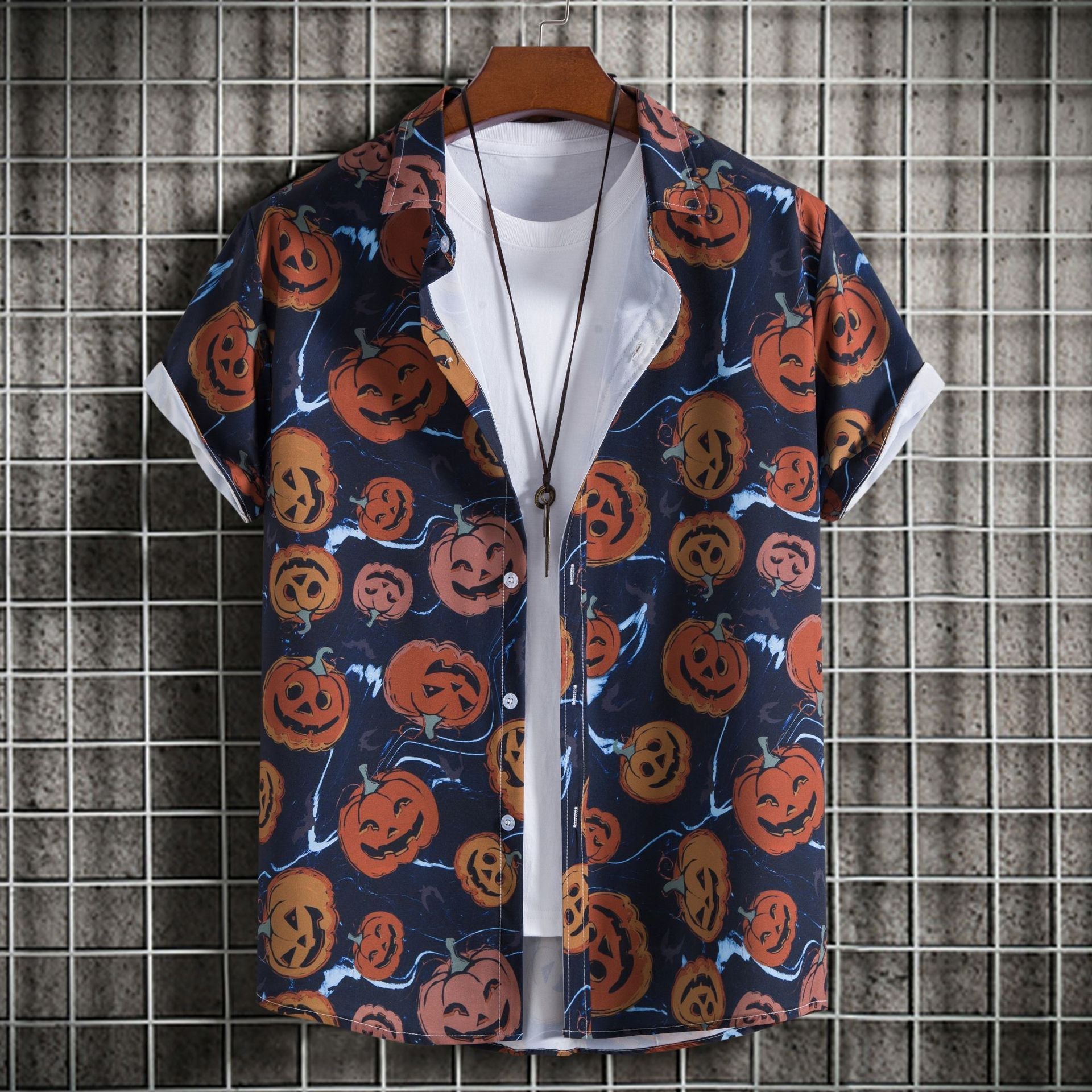 Herren Kurzarmhemd mit fröhlichem Halloween-Motiv