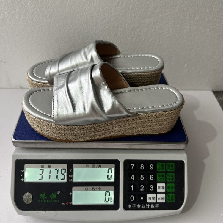 Damen Plateau-Pantoletten mit elegantem Riemen R&B
