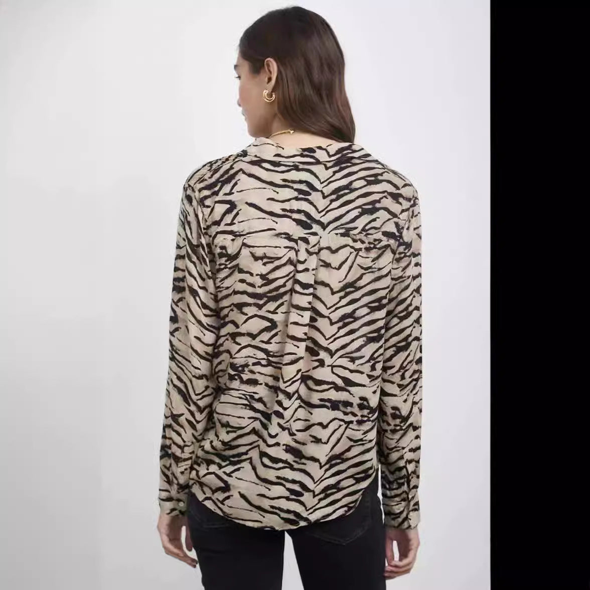 Damen Bluse mit auffälligem Tiermotiv und lockerer Passform R&B