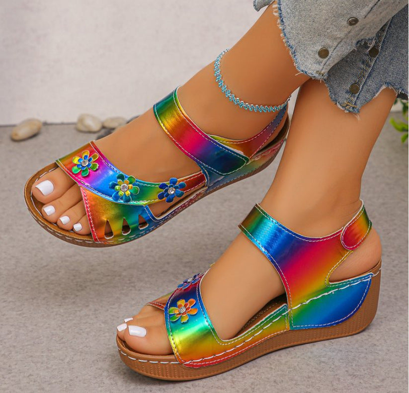 Damen Wedge-Sandalen mit floralem Applikationsdesign und komfortablem Fußbett R&B