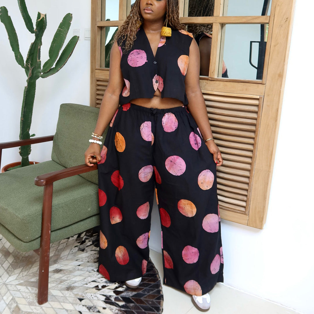 Damen Set mit kurzärmeliger Bluse und weiten Hosen mit Punktedesign R&B