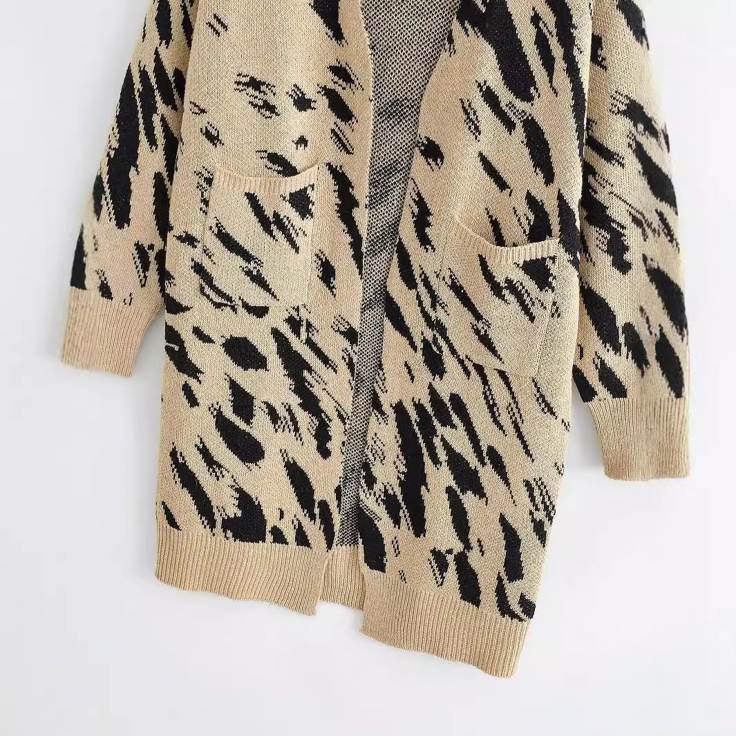 Damen Grobstrick-Cardigan mit modischem Leopardenmuster und praktischen Taschen R&B