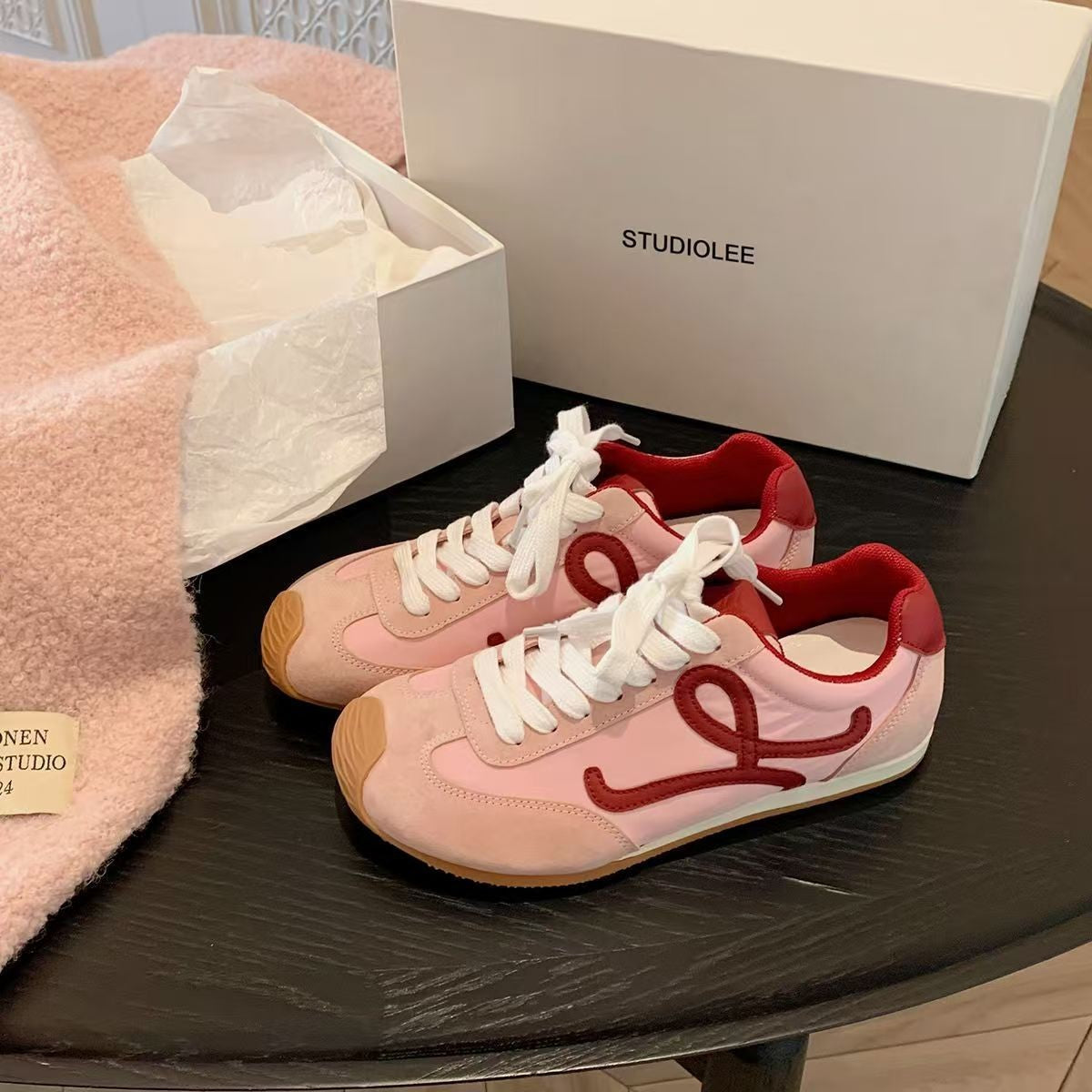 Damen Sneakers mit luxuriösem Wildleder und atmungsaktivem Mesh von R&B