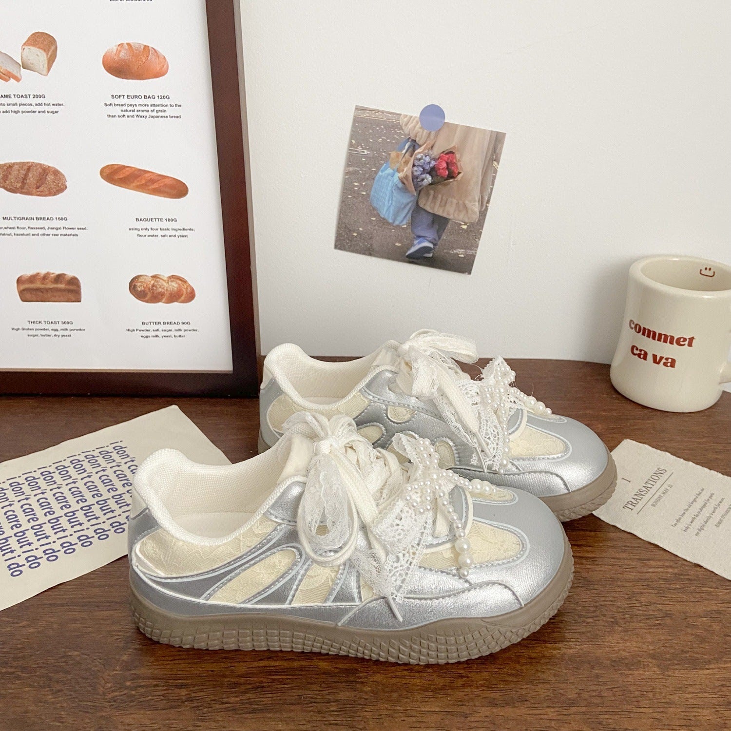 Damen Sportliche Sneakers mit einzigartigen Spitzen- und Perlenakzenten R&B