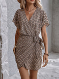 Damen Wickelkleid mit schmeichelndem Muster und Bindegürtel R&B