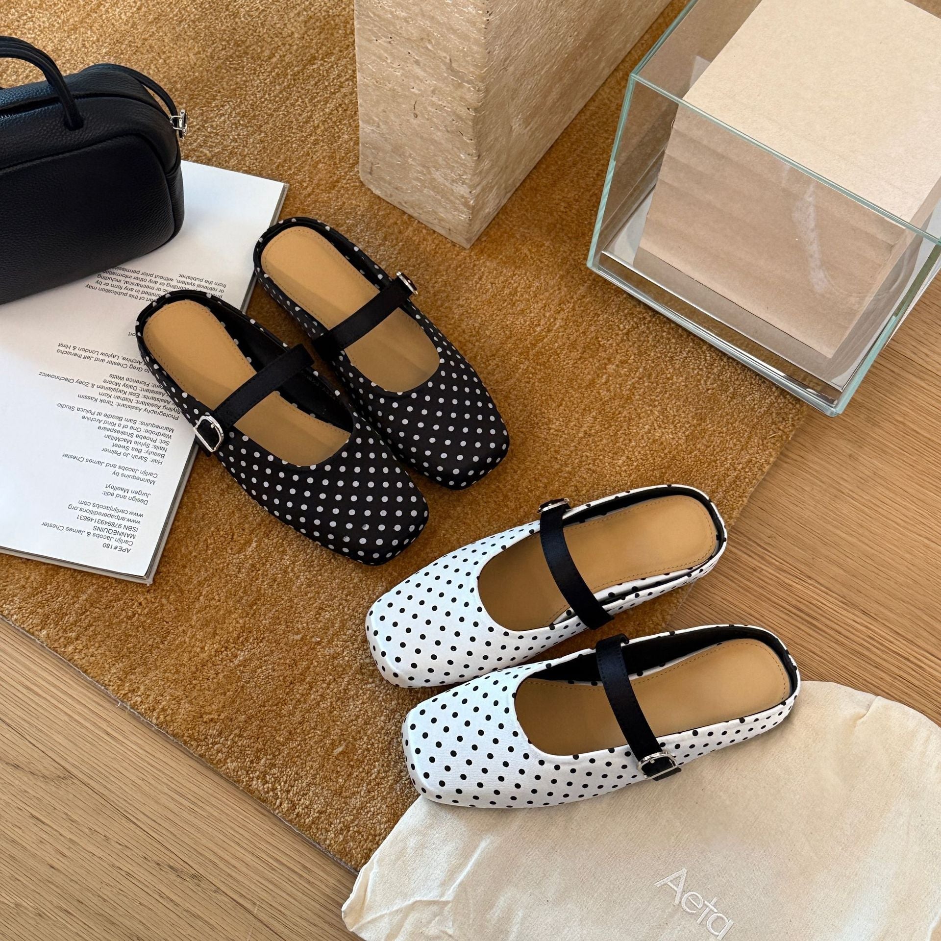 Damen Komfortable Clogs mit modischem Punktenmuster und verstellbarem Riemen
