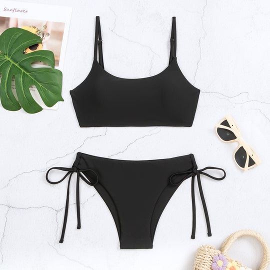 Damen Triangel-Bikini-Set mit verstellbaren Trägern und seitlichen Bändern R&B