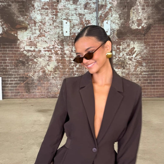 Damen Blazer mit tiefem V-Ausschnitt und eleganter Silhouette R&B