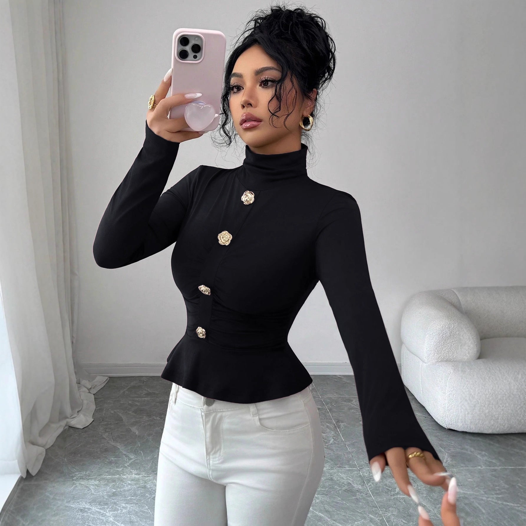 Damen nan tailliertes Rollkragen-Top mit Volant-Saum und goldverzierten Rosenknöpfen R&B