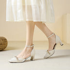 Damen elegante Mary Jane Pumps mit modischem Perlen- und Kettendetail