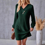 Damen Röhrenkleid mit elegantem V-Ausschnitt und dekorativen Knöpfen R&B