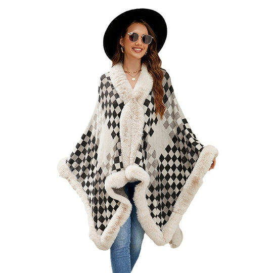 Damen eleganter Strickponcho mit luxuriösem Kunstfellbesatz und geometrischem Muster R&B