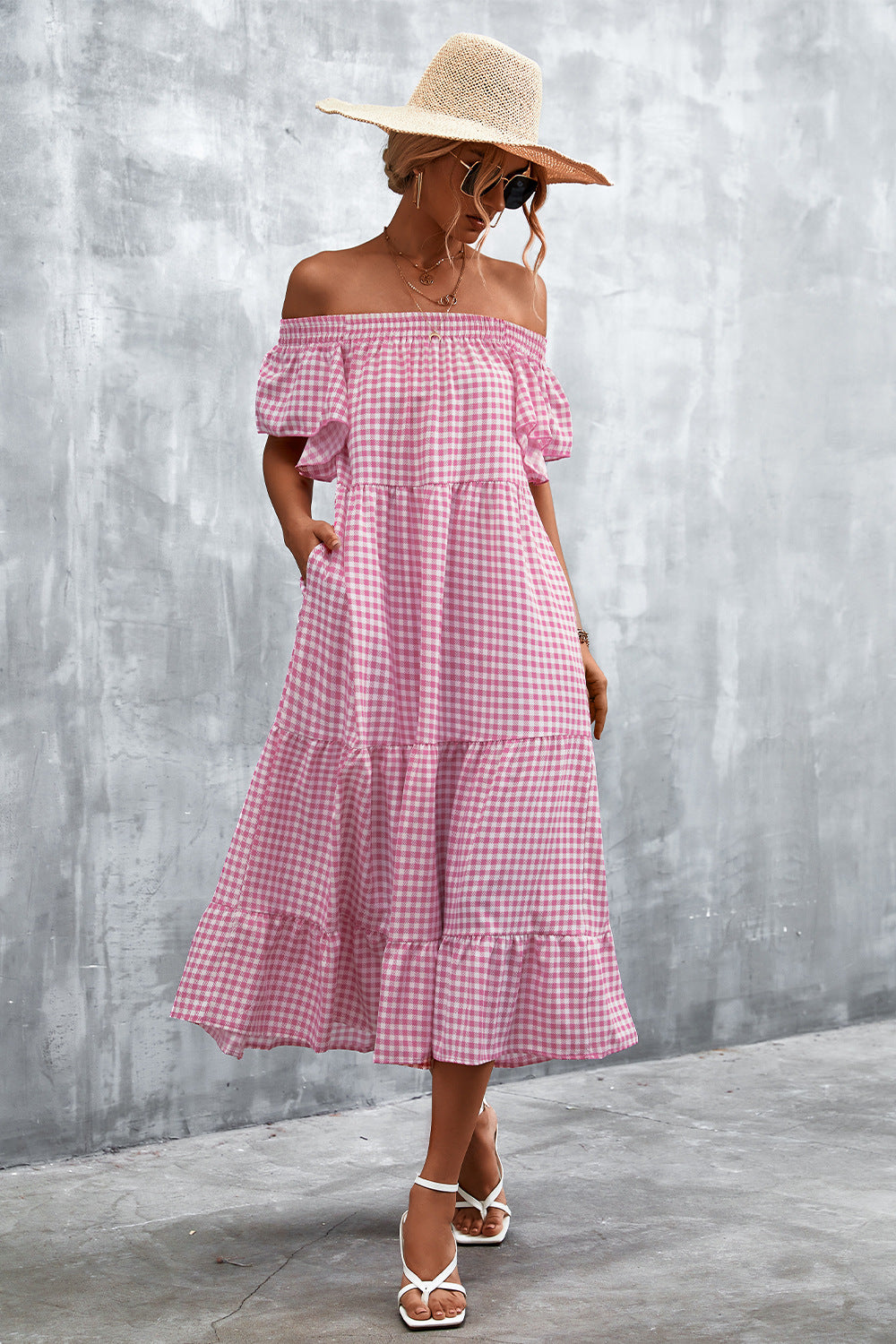 Damen Fließendes Maxikleid mit off-shoulder Design und Rüschensaum R&B