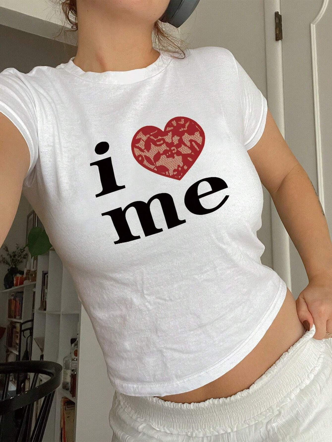 Damen T-Shirt mit funkelndem Discokugel-Motiv und zeitgemäßem Schleifendetail R&B