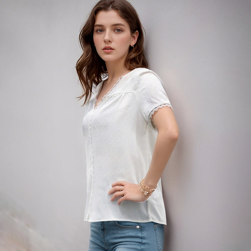 Damen Bluse mit zarten Spitzenakzenten und Knopfdetails R&B