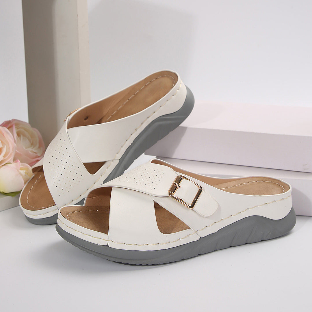 Damen bequeme Clogs mit modischer Schnallenapplikation und rutschfester Sohle R&B