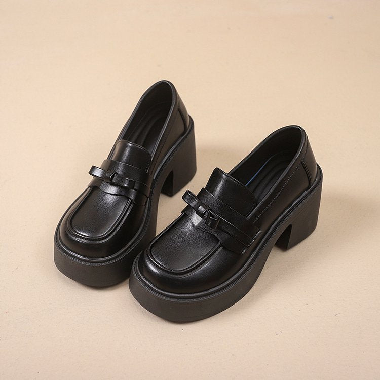 Damen elegante Lack-Mokassins mit klobigem Absatz R&B