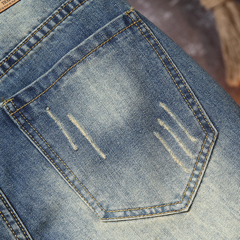 Herren Destroyed Denim-Shorts mit stylischen Rissen und Vintage-Details R&B