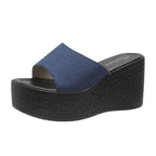 Damen Wedge-Pantoletten mit eleganter Textil-Oberfläche und komfortablem Fußbett