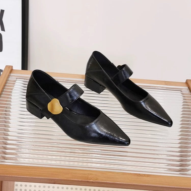 Damen elegante Pumps mit zierlichen Riemen und geschmackvoller Schließe