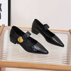 Damen elegante Pumps mit zierlichen Riemen und geschmackvoller Schließe R&B