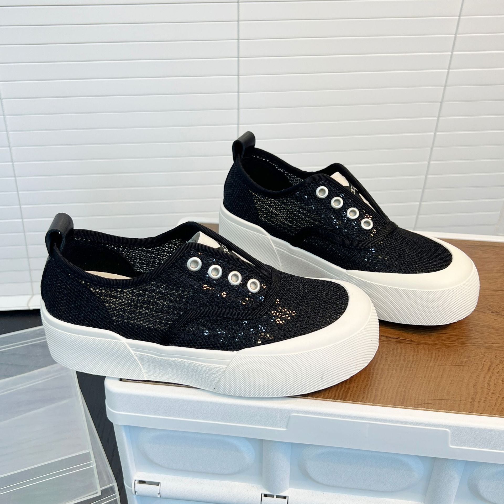Damen Sportliche Sneakers mit atmungsaktiver Netzstruktur und trendigem Glitzerdesign R&B