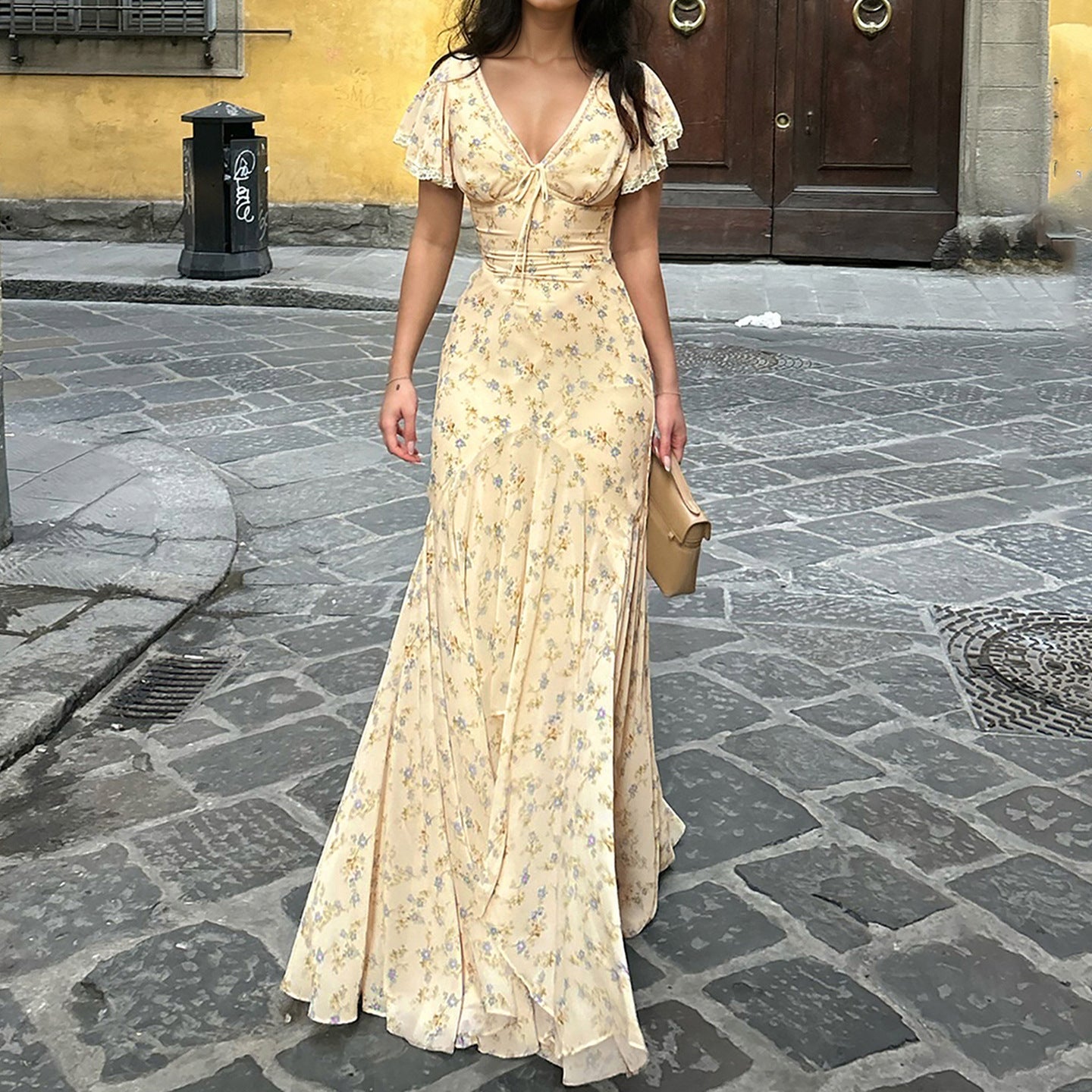 Damen Maxikleid mit romantischem Blumenmuster und verspieltem V-Ausschnitt R&B