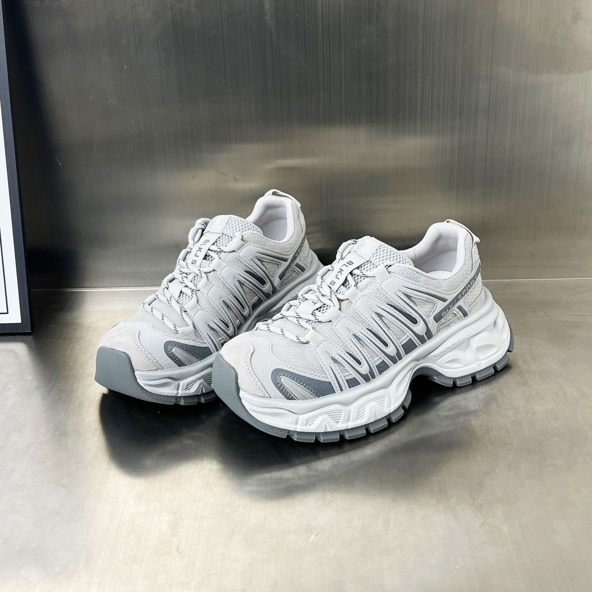 Damen Sportliche Lauf-Sneaker mit atmungsaktiver Mesh-Oberfläche und robustem Sohlenprofil R&B
